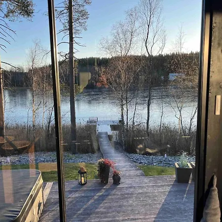 Hirvinen 15min Tampereen Keskustasta