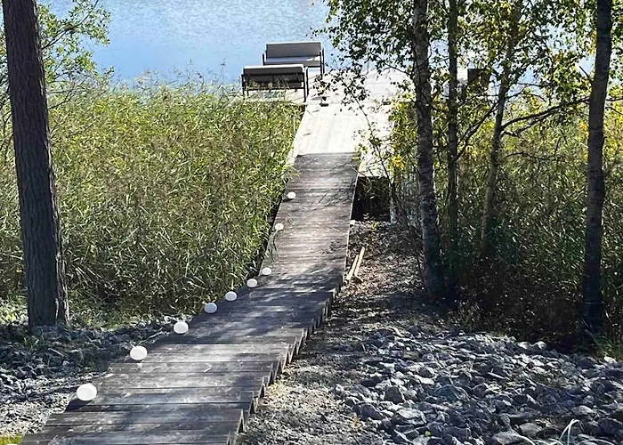 Willa Hirvinen 15min Tampereen Keskustasta Korospohja