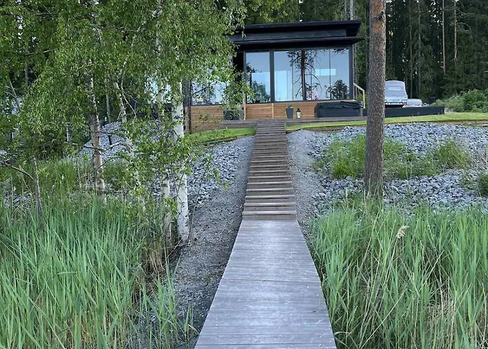 Willa Hirvinen 15min Tampereen Keskustasta Korospohja